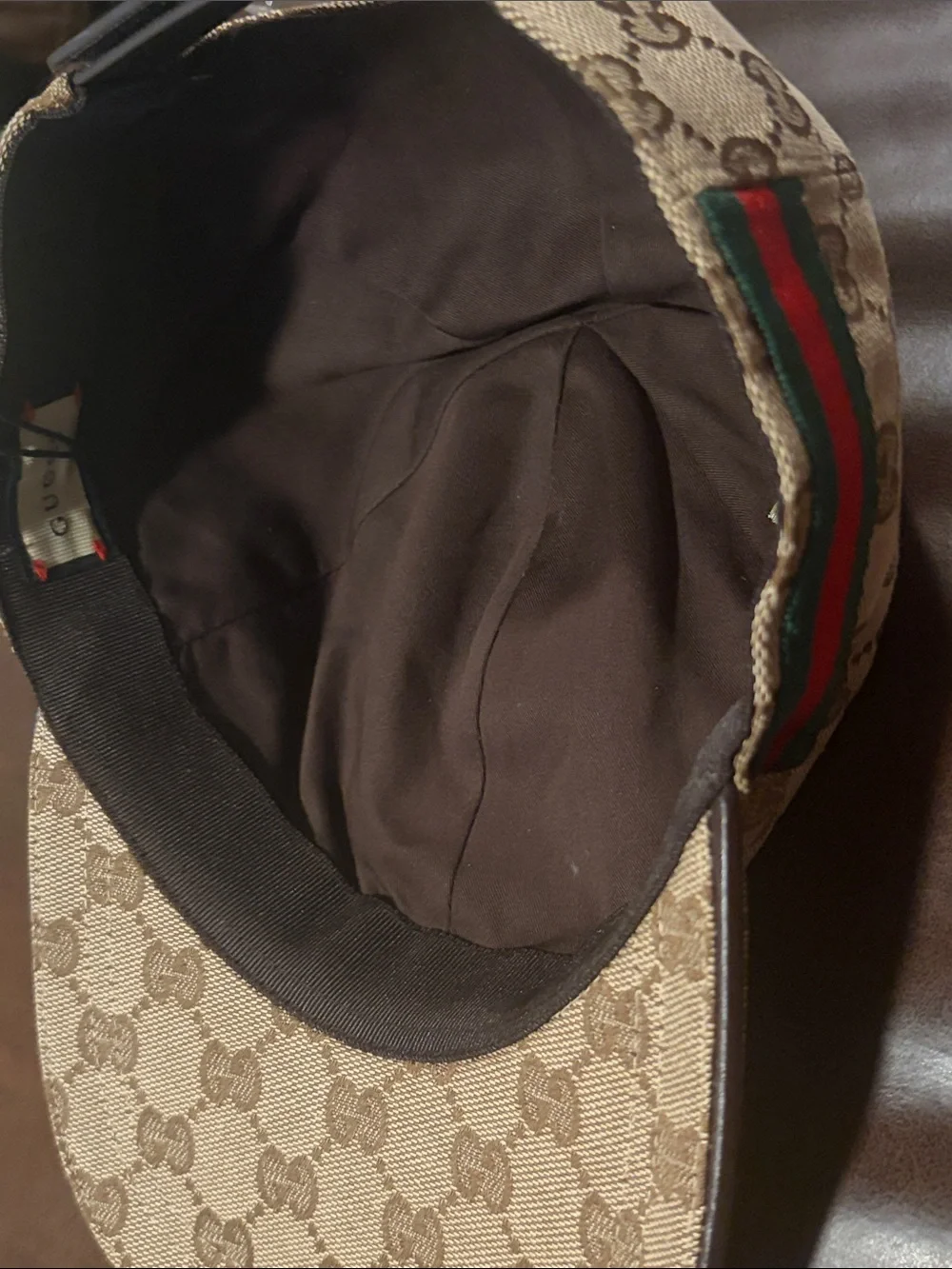 Gucci **unisex equally
